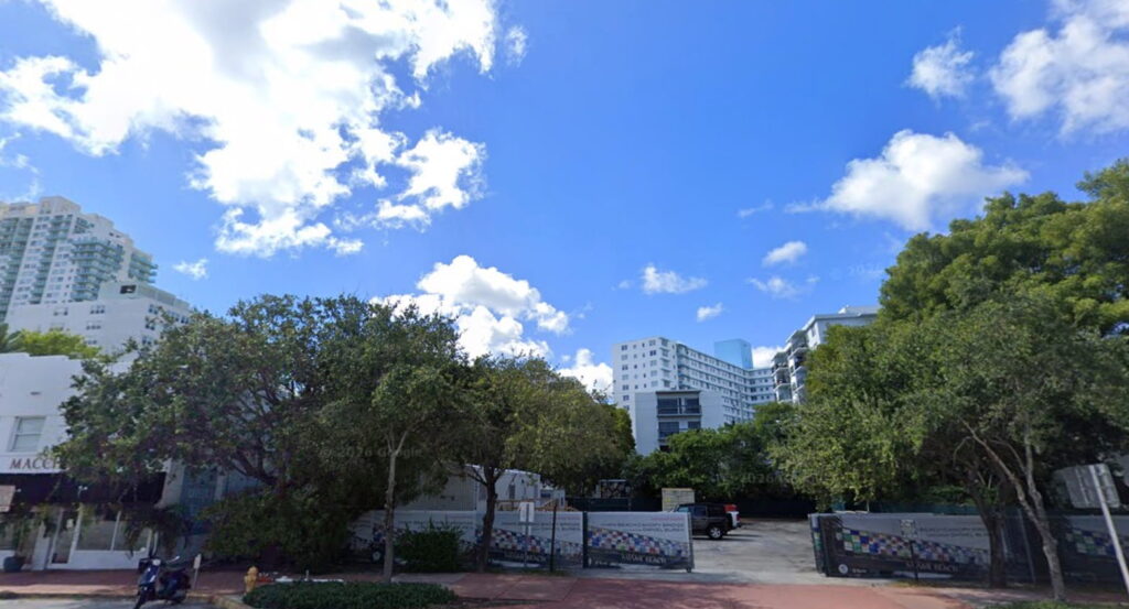 The property the tower would replace, which is currently home to a surface parking lot.