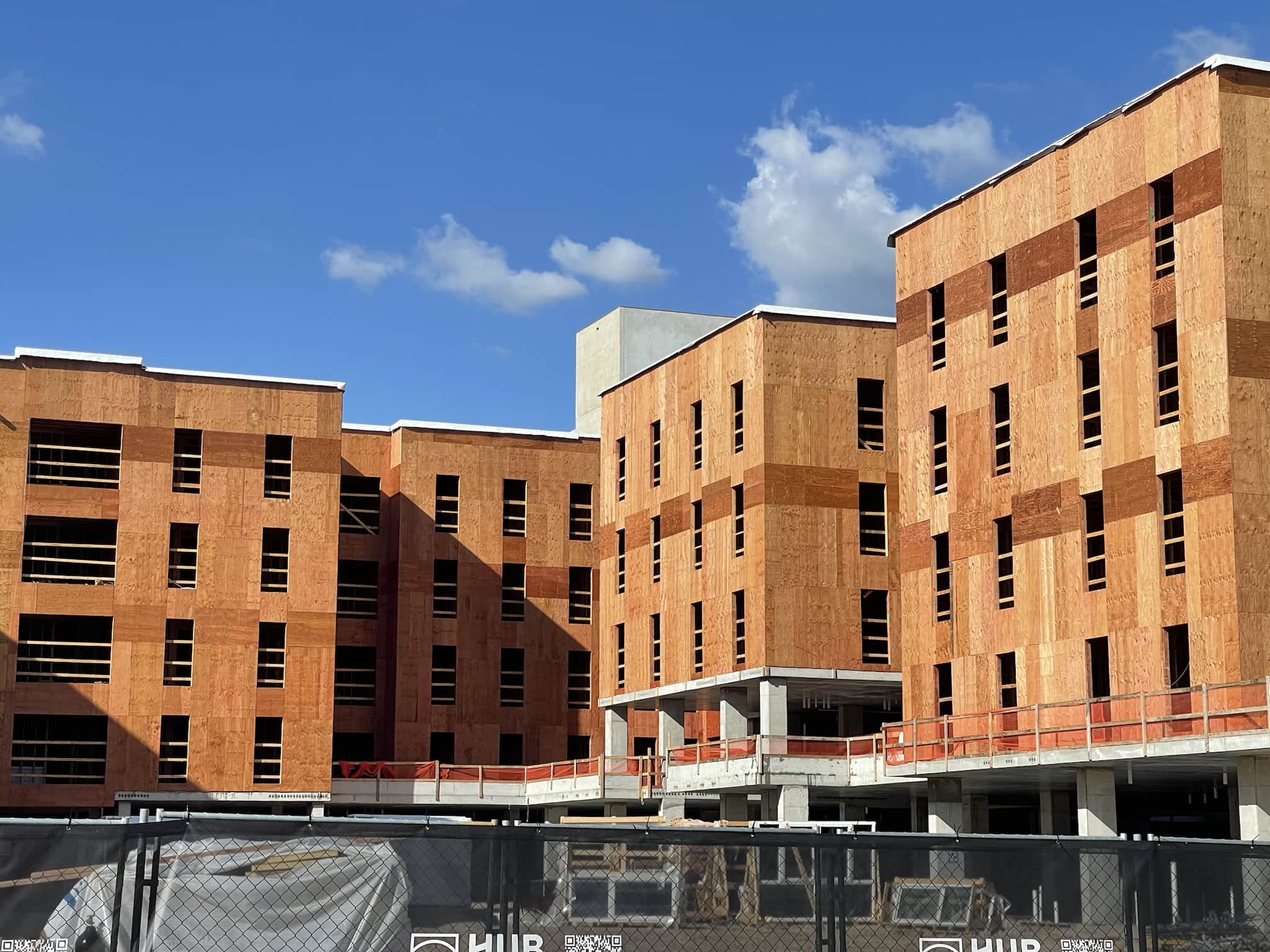 Construction Advances on Hub Tampa Fowler & The Mark Tampa, Set to Add 2,000 Beds Near USF
